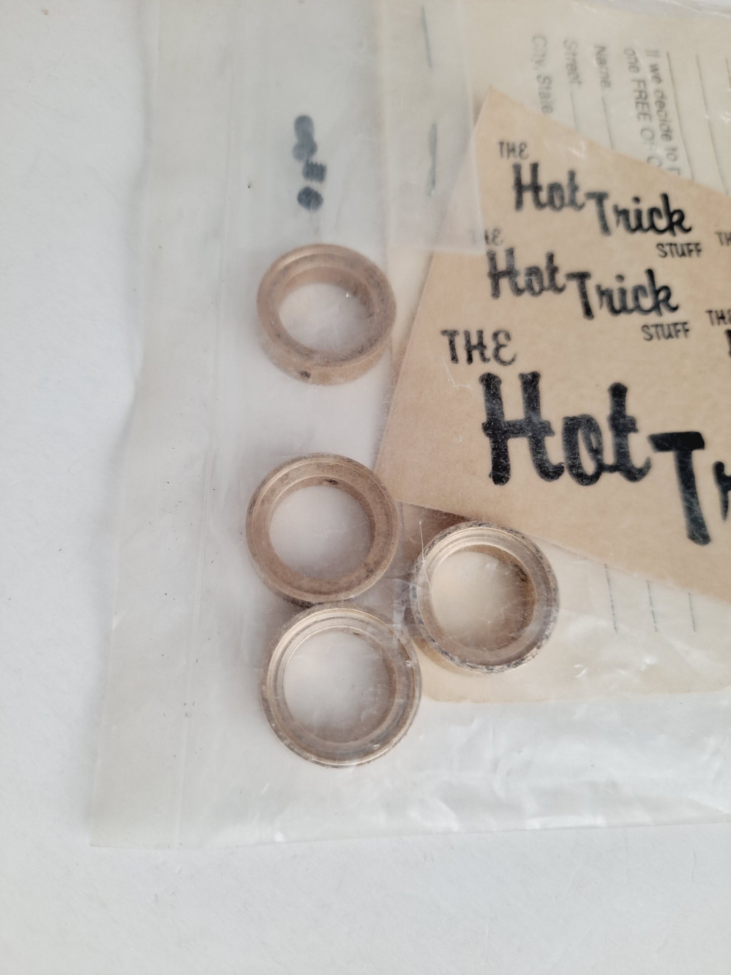 Vintage Hot Trick 016GA Associated Slimline Retainers (4 pcs)