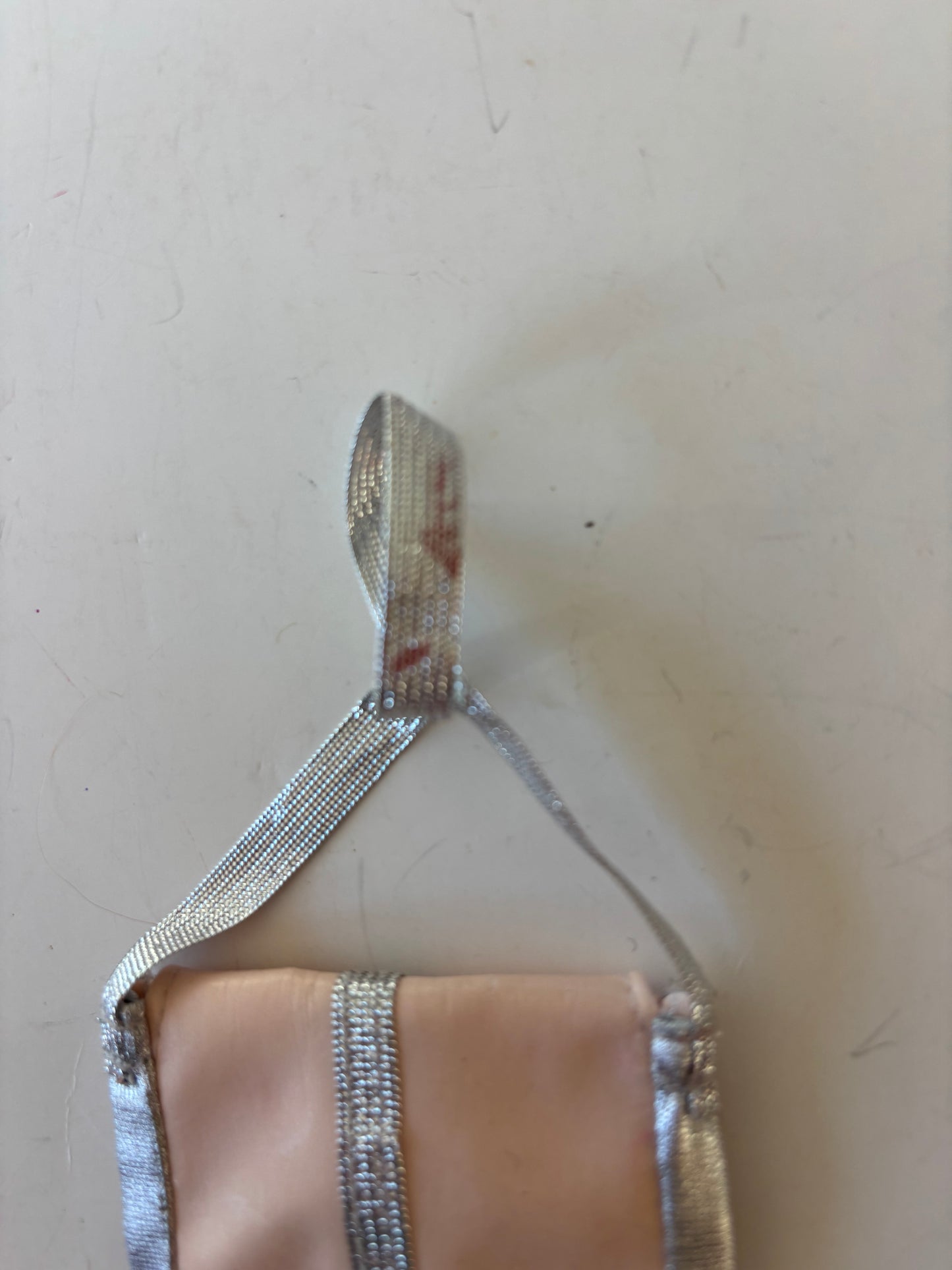 2002 Barbie Silver and Skin Pink Shoulder Bag - Dance 'n flex Barbie #57405