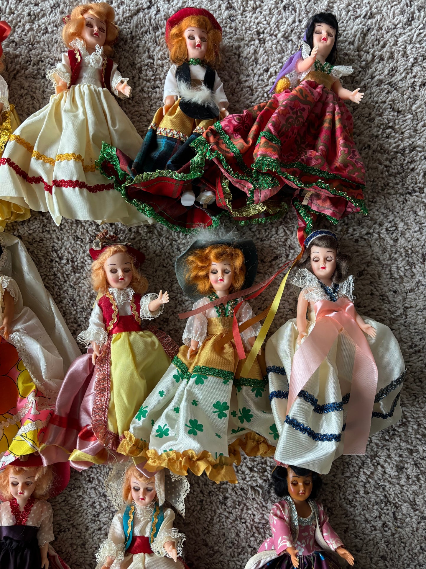 Vintage 1960's Arco Gas Station Collectible Dolls of the World (Lot of 24)