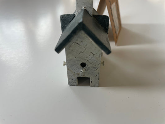Primitives by Kathy White Birdhouse Basket Sitter