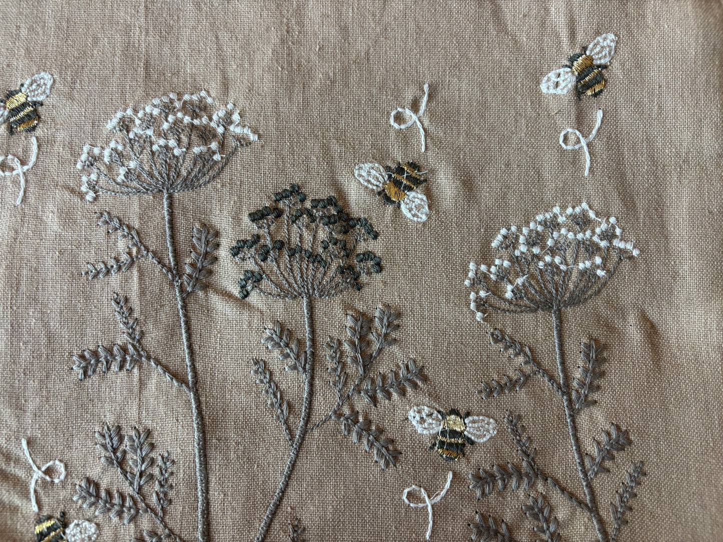 Bumble Bee and Flowers Table Runner 52" x 15" - NWT