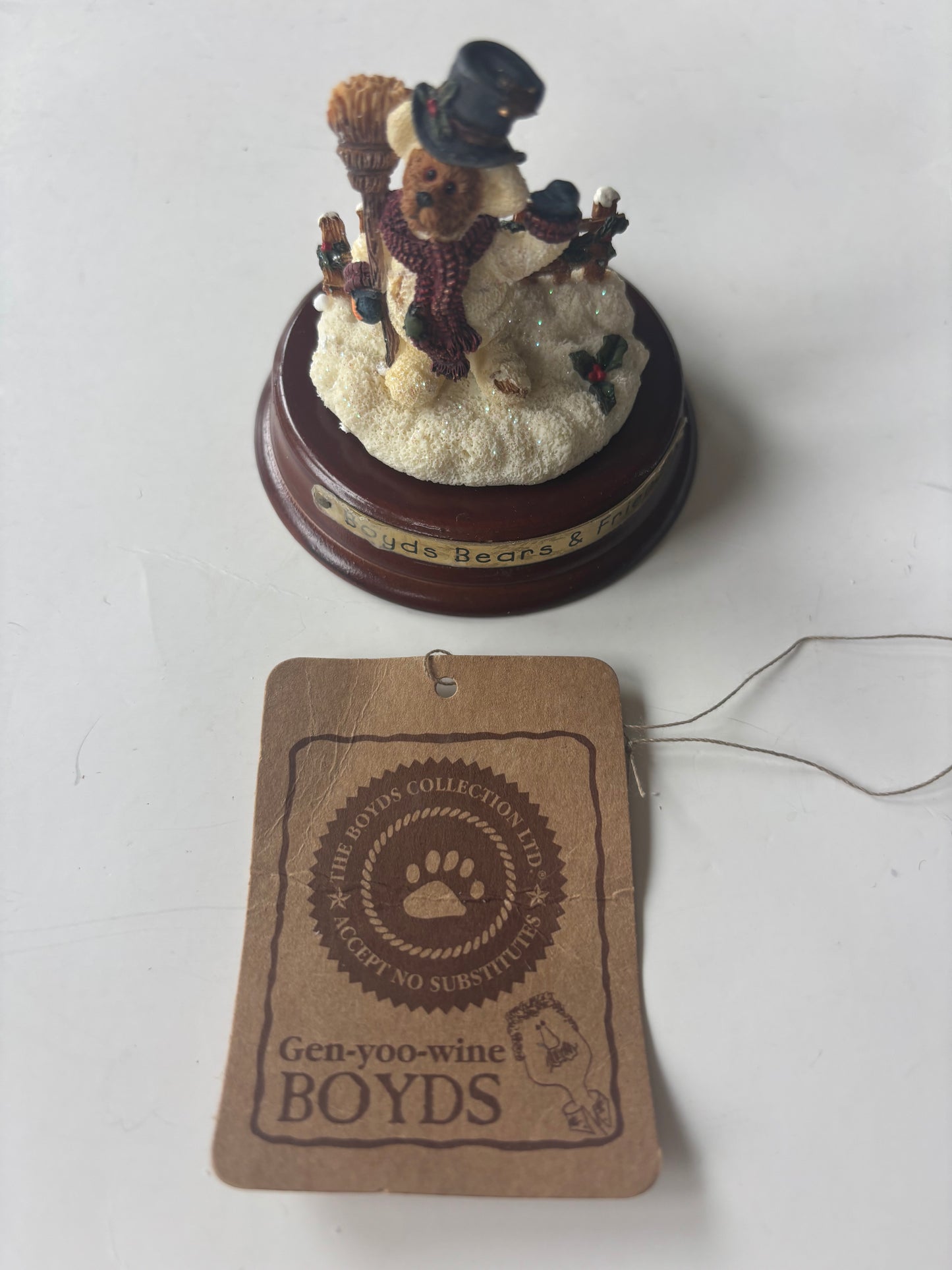 Boyd's Bear Small Candle Stopper (651250-1) and Displayer (654871)