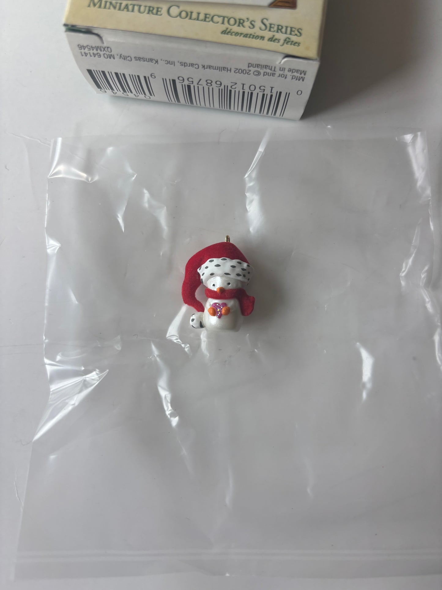 Hallmark Keepsake 2002 Snow Cozy Miniature Ornament - NIB