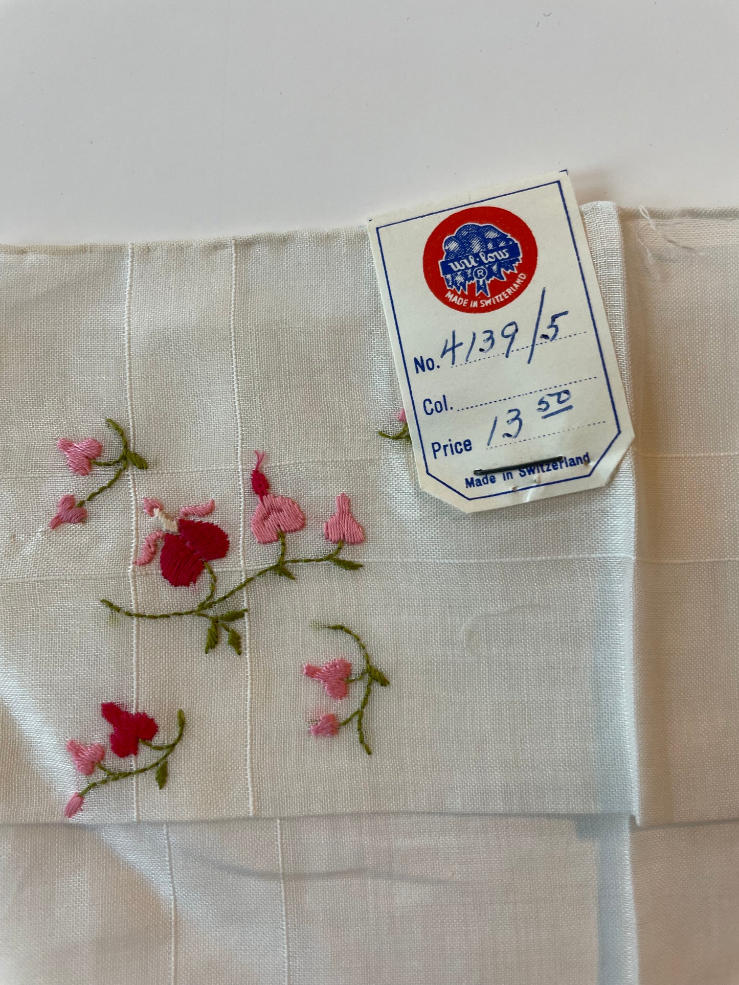 Vintage 1950's Wil-low Heart Flower Bouquet Handkerchief - NOS