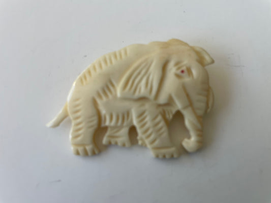 Vintage Made in Taiwan Elephant Brooch (Mother of Pearl??)