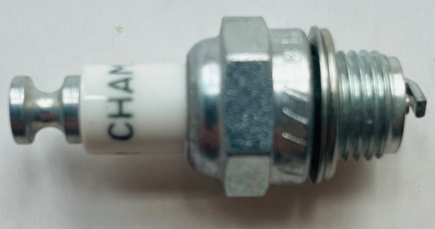 Champion 877 Spark Plug Y82