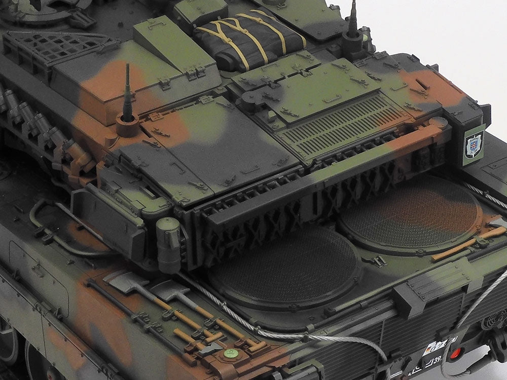 Tamiya RC 1/16 Leopard 2 A7V Full Option Tank Kit #56047