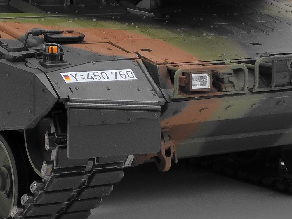 Tamiya RC 1/16 Leopard 2 A7V Full Option Tank Kit #56047