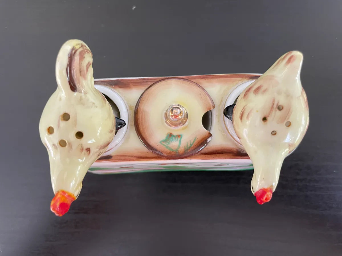 Vintage Nodding Bobbing Chickens Salt and Pepper Ceramic Base Novelty Japan